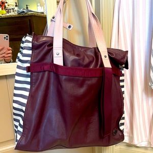 Lululemon retired tote bag